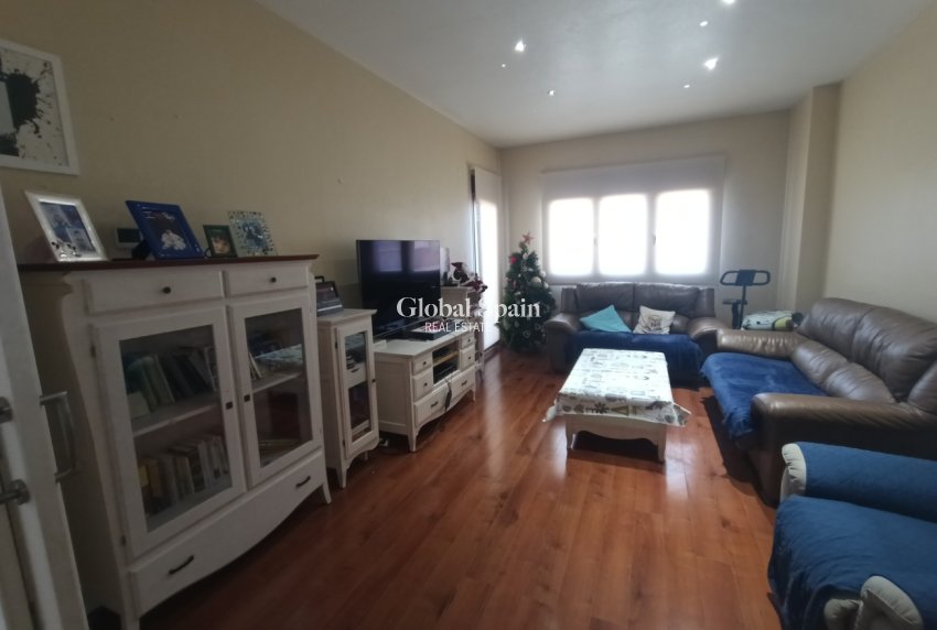 Resale - HOUSE -
ROLDÁN - Inland