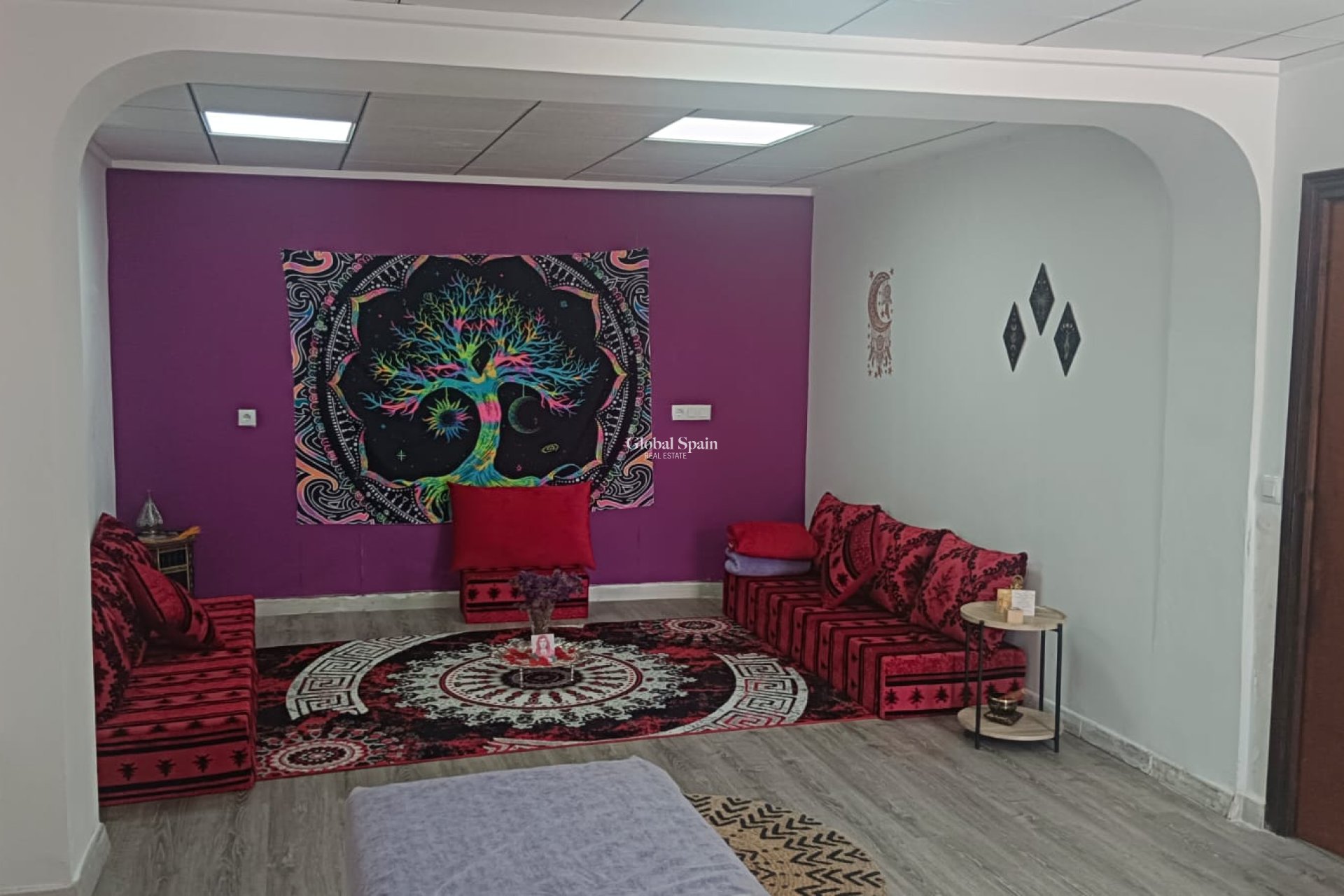 Resale - HOUSE -
SALINAS - Inland