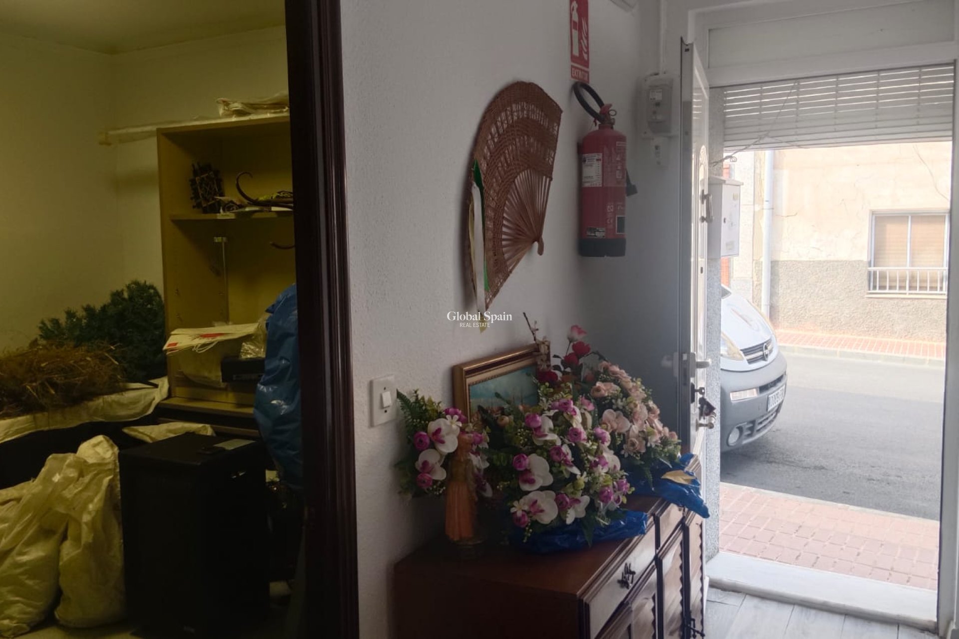 Resale - HOUSE -
SALINAS - Inland