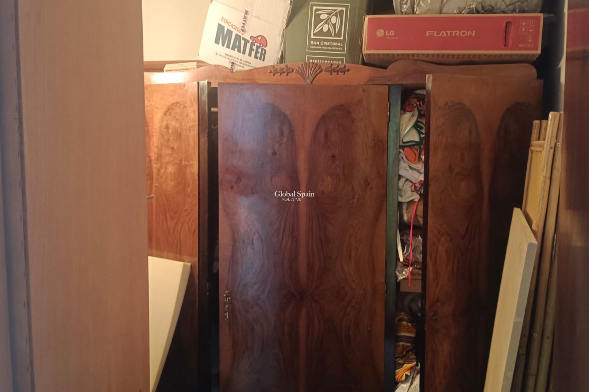 Resale - HOUSE -
SALINAS - Inland