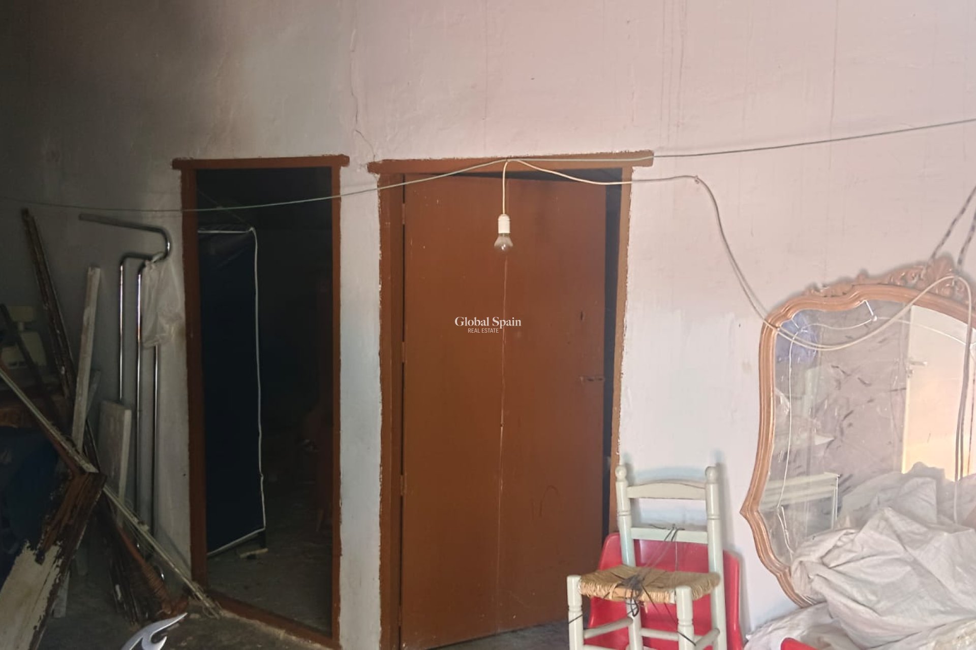 Resale - HOUSE -
SALINAS - Inland