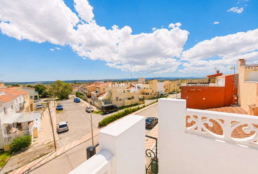 Resale - HOUSE -
SAN FULGENCIO - Costa Blanca