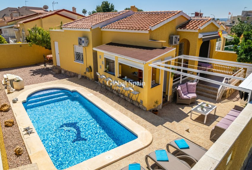 Resale - House -
San Fulgencio - urb.la marina