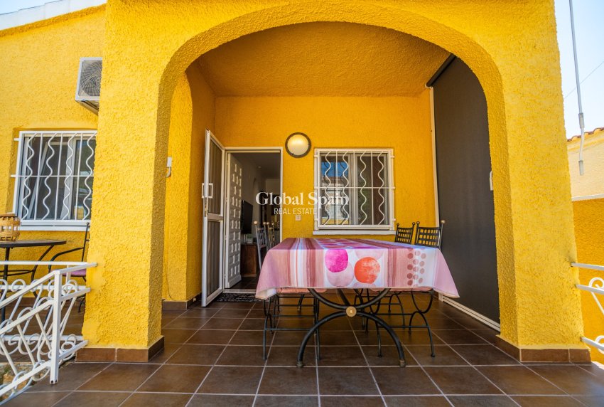 Resale - House -
San Fulgencio - urb.la marina