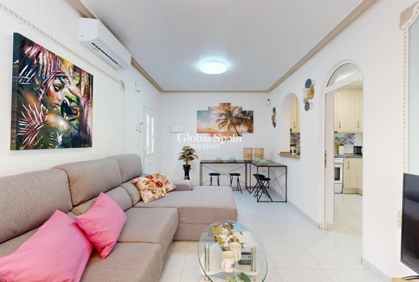 Resale - HOUSE -
SAN MIGUEL DE SALINAS - 03193