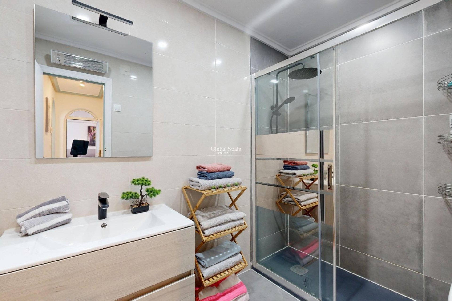 Resale - HOUSE -
SAN MIGUEL DE SALINAS - 03193