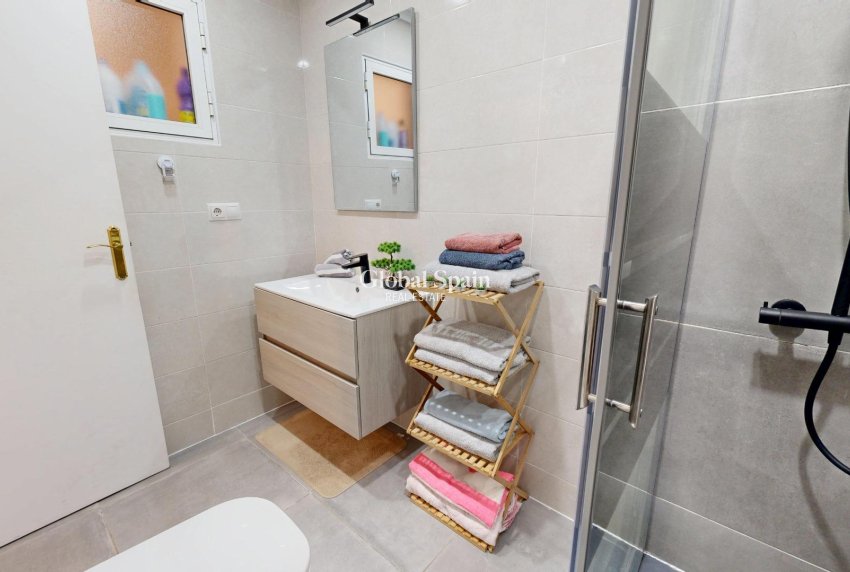 Resale - HOUSE -
SAN MIGUEL DE SALINAS - 03193