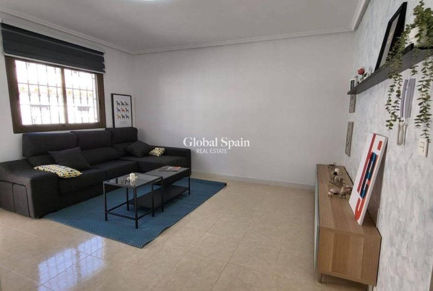 Resale - HOUSE -
SAN MIGUEL DE SALINAS - Ciudad de las comunicaciones