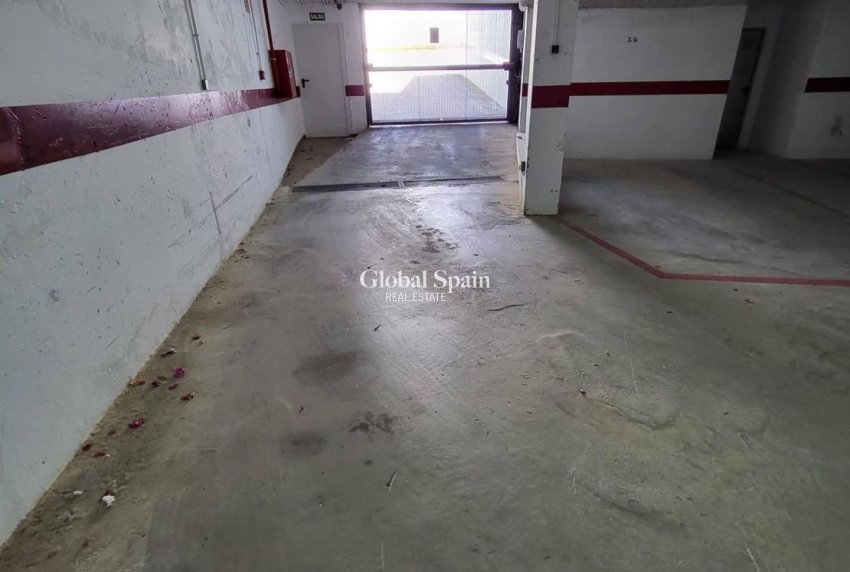 Resale - HOUSE -
SAN MIGUEL DE SALINAS - Ciudad de las comunicaciones