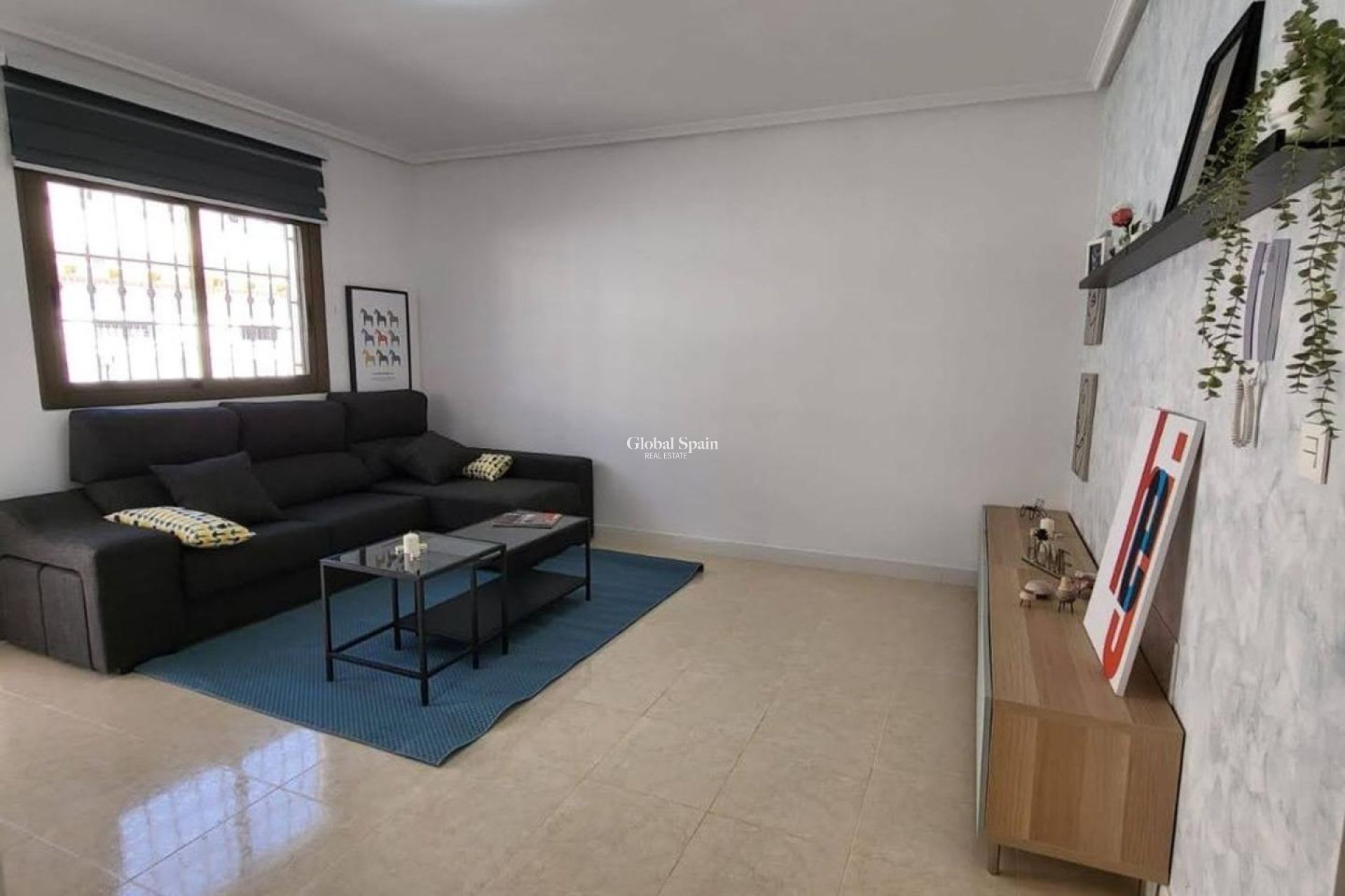 Resale - HOUSE -
SAN MIGUEL DE SALINAS - Ciudad de las comunicaciones