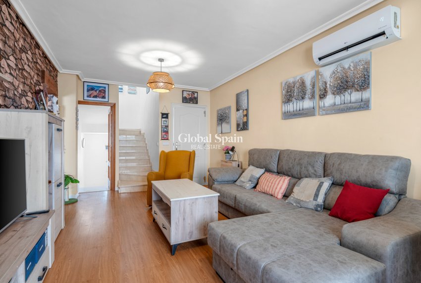 Resale - HOUSE -
SAN MIGUEL DE SALINAS - Costa Blanca