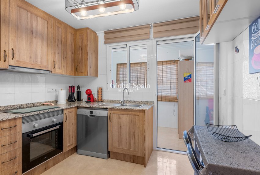 Resale - HOUSE -
SAN MIGUEL DE SALINAS - Costa Blanca