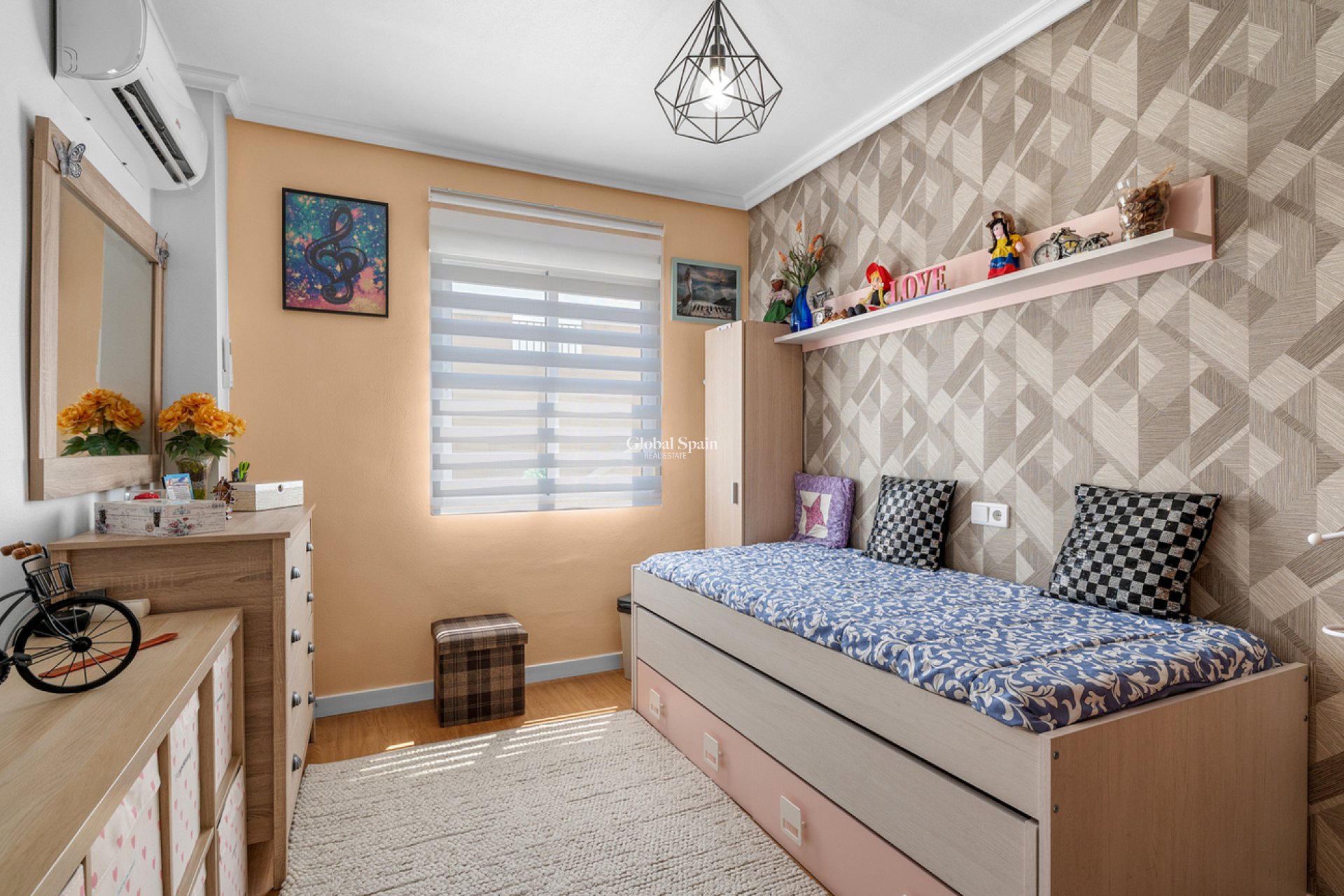 Resale - HOUSE -
SAN MIGUEL DE SALINAS - Costa Blanca