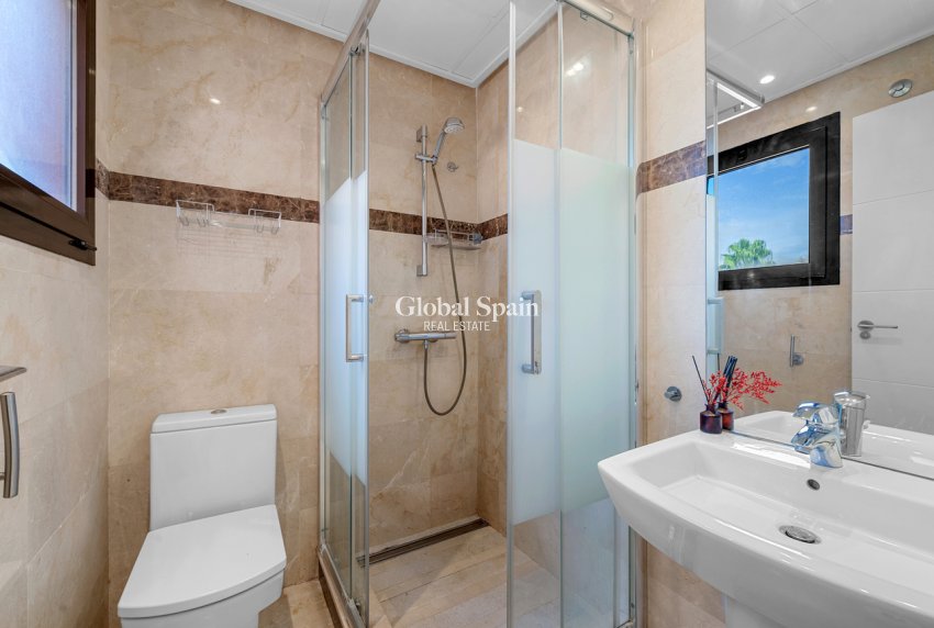 Resale - HOUSE -
SAN MIGUEL DE SALINAS - Costa Blanca
