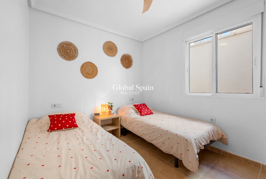 Resale - HOUSE -
SAN MIGUEL DE SALINAS - Costa Blanca