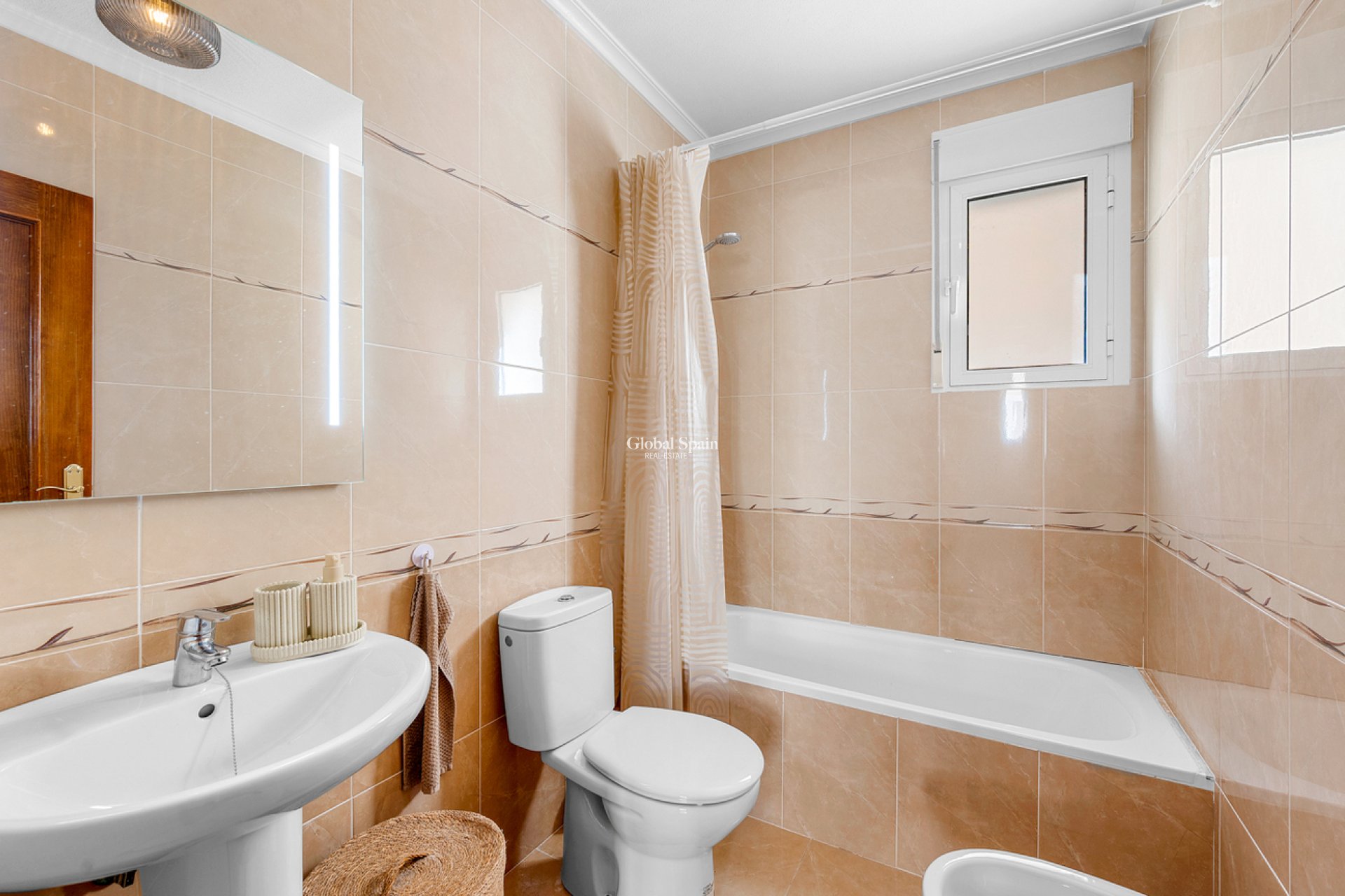 Resale - HOUSE -
SAN MIGUEL DE SALINAS - Costa Blanca