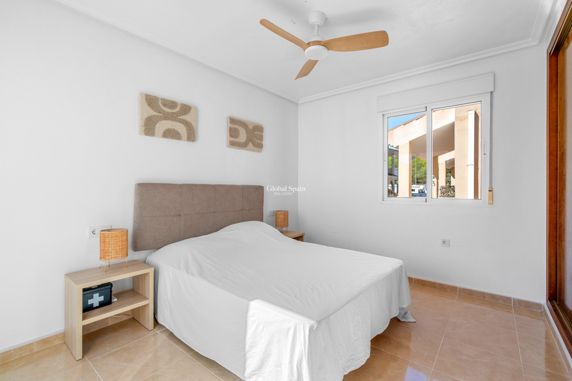 Resale - HOUSE -
SAN MIGUEL DE SALINAS - Costa Blanca