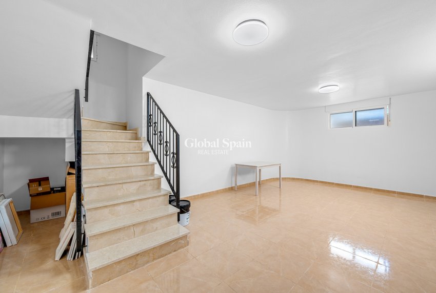 Resale - HOUSE -
SAN MIGUEL DE SALINAS - Costa Blanca