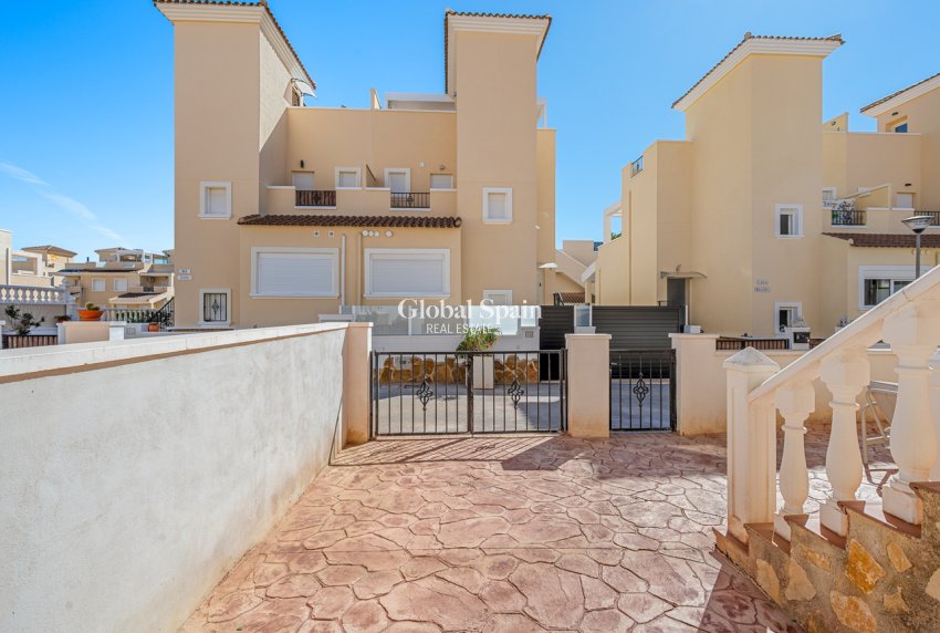 Resale - HOUSE -
SAN MIGUEL DE SALINAS - Costa Blanca
