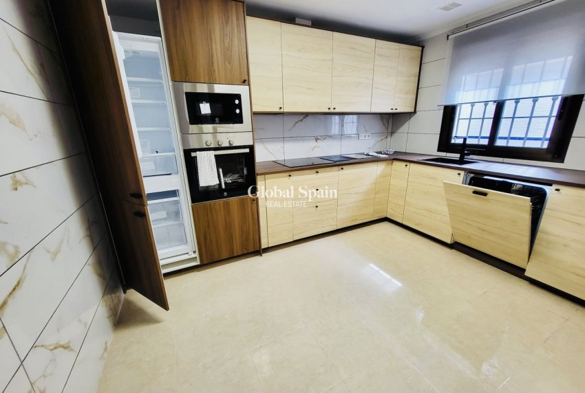 Resale - HOUSE -
SAN MIGUEL DE SALINAS - Inland