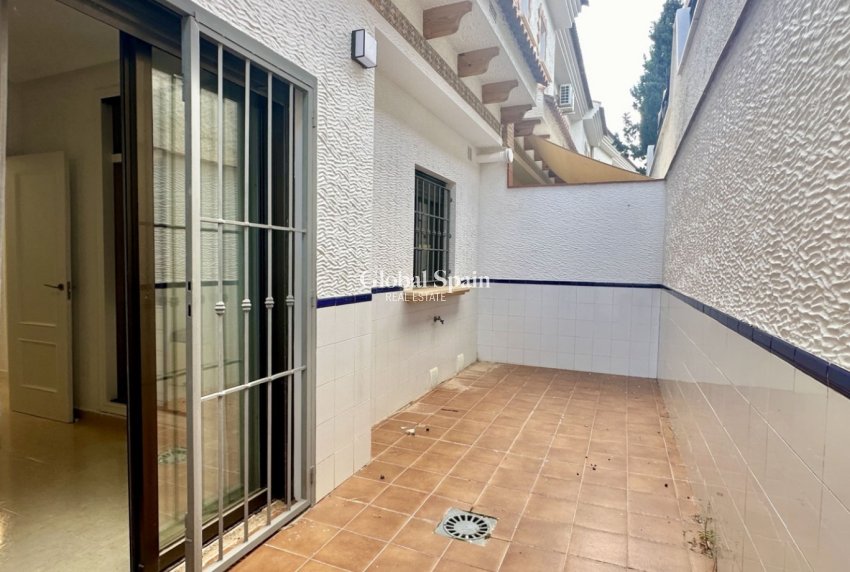 Resale - HOUSE -
SAN MIGUEL DE SALINAS - Inland