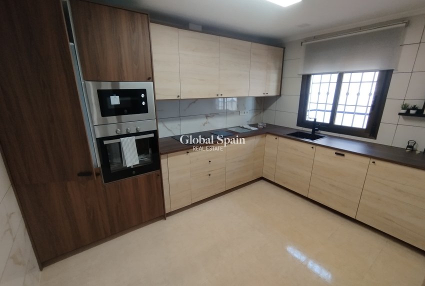 Resale - HOUSE -
SAN MIGUEL DE SALINAS - Inland