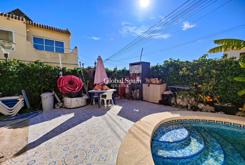 Resale - HOUSE -
SAN MIGUEL DE SALINAS - Inland