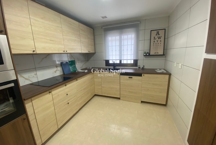 Resale - HOUSE -
SAN MIGUEL DE SALINAS - Inland