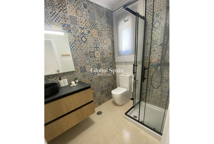 Resale - HOUSE -
SAN MIGUEL DE SALINAS - Inland