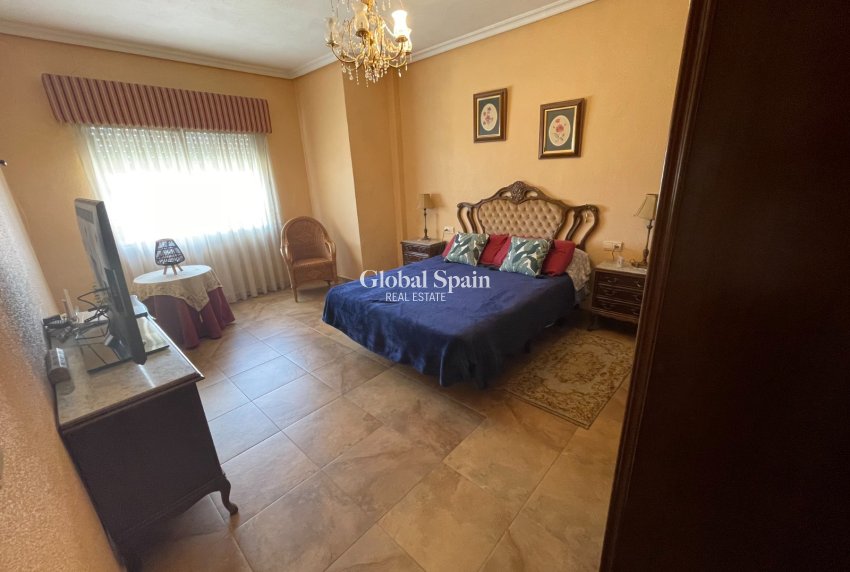 Resale - HOUSE -
SAN MIGUEL DE SALINAS - Inland