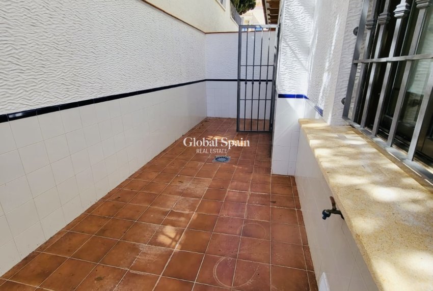 Resale - HOUSE -
SAN MIGUEL DE SALINAS - Inland