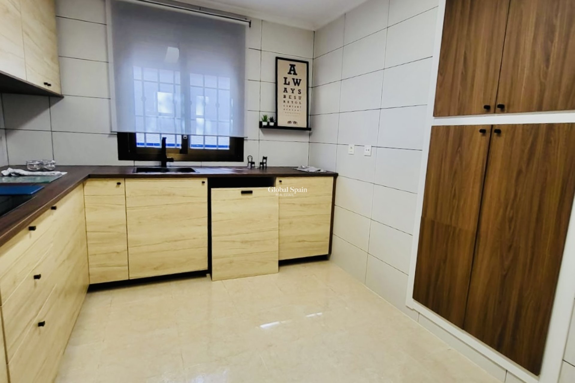 Resale - HOUSE -
SAN MIGUEL DE SALINAS - Inland