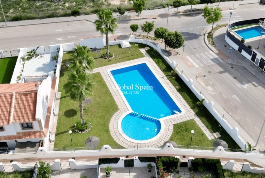 Resale - HOUSE -
SAN MIGUEL DE SALINAS - Inland