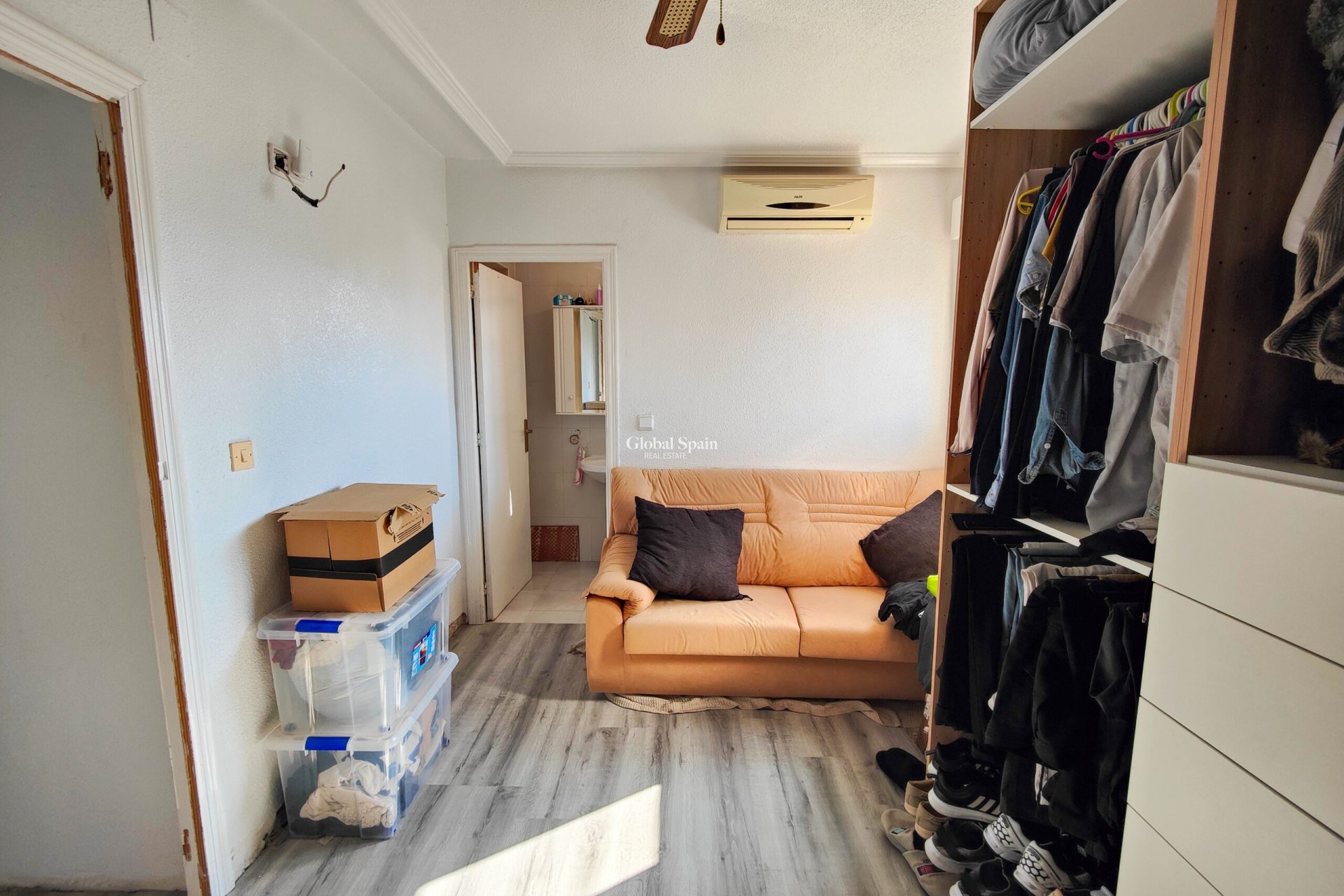 Resale - HOUSE -
SAN MIGUEL DE SALINAS - Inland