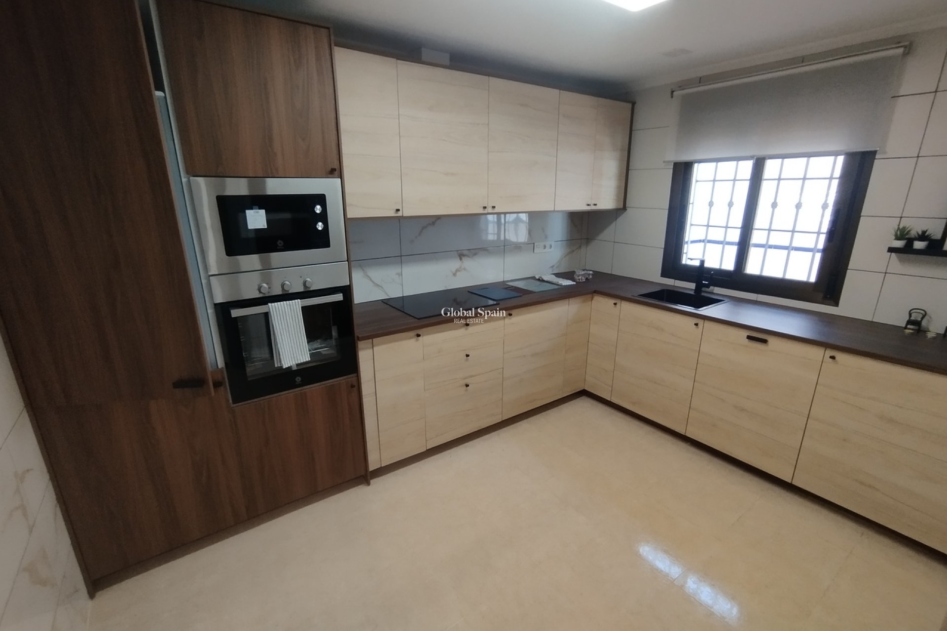 Resale - HOUSE -
SAN MIGUEL DE SALINAS - Inland