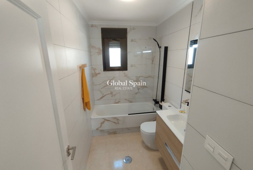 Resale - HOUSE -
SAN MIGUEL DE SALINAS - Inland