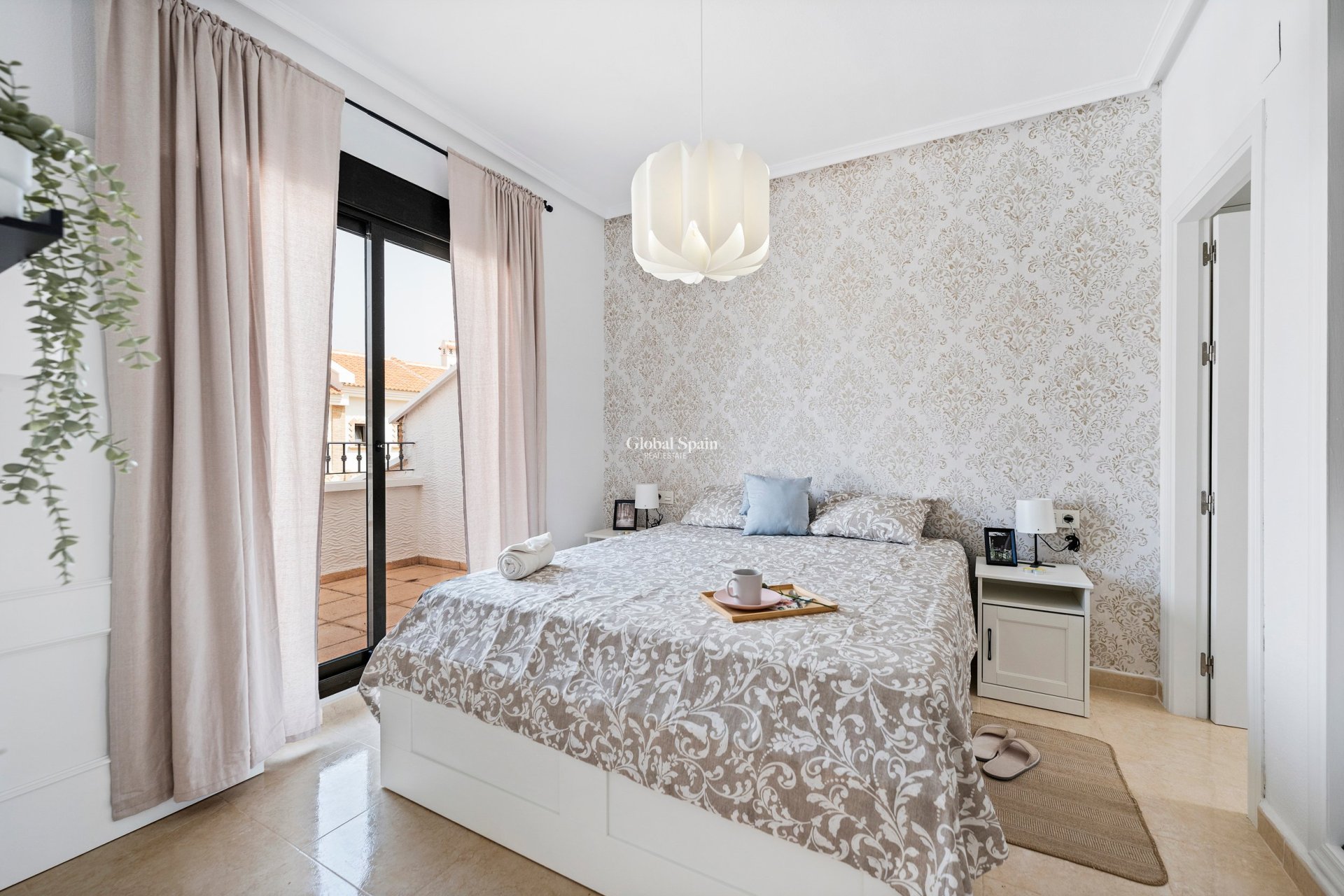 Resale - HOUSE -
SAN MIGUEL DE SALINAS - Inland