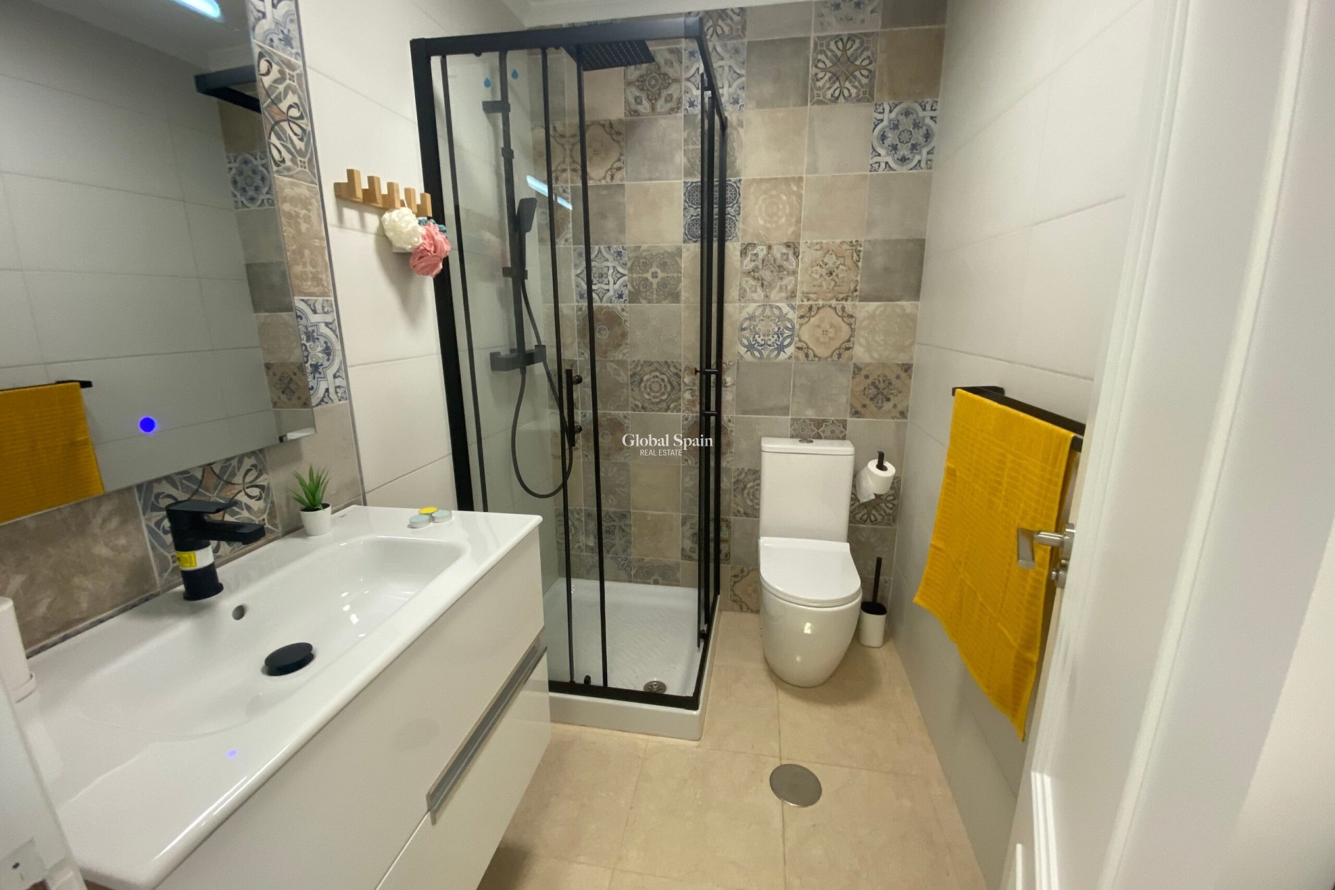 Resale - HOUSE -
SAN MIGUEL DE SALINAS - Inland