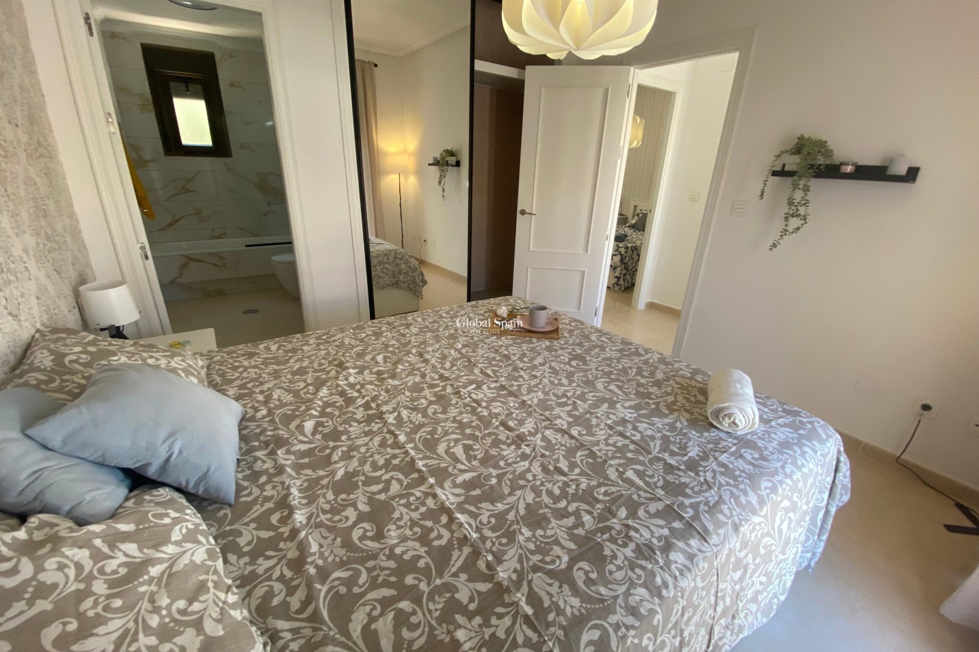 Resale - HOUSE -
SAN MIGUEL DE SALINAS - Inland