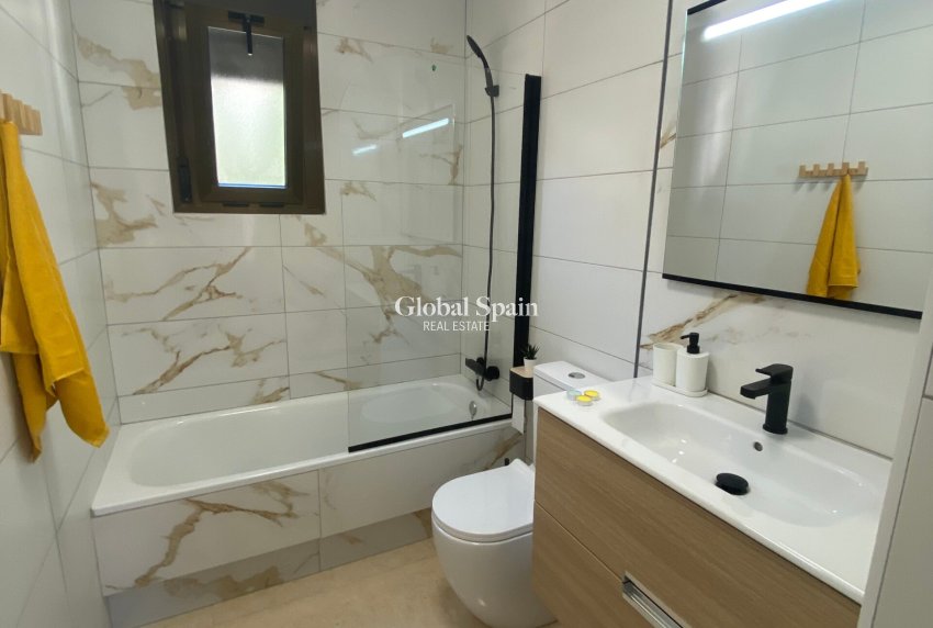 Resale - HOUSE -
SAN MIGUEL DE SALINAS - Inland