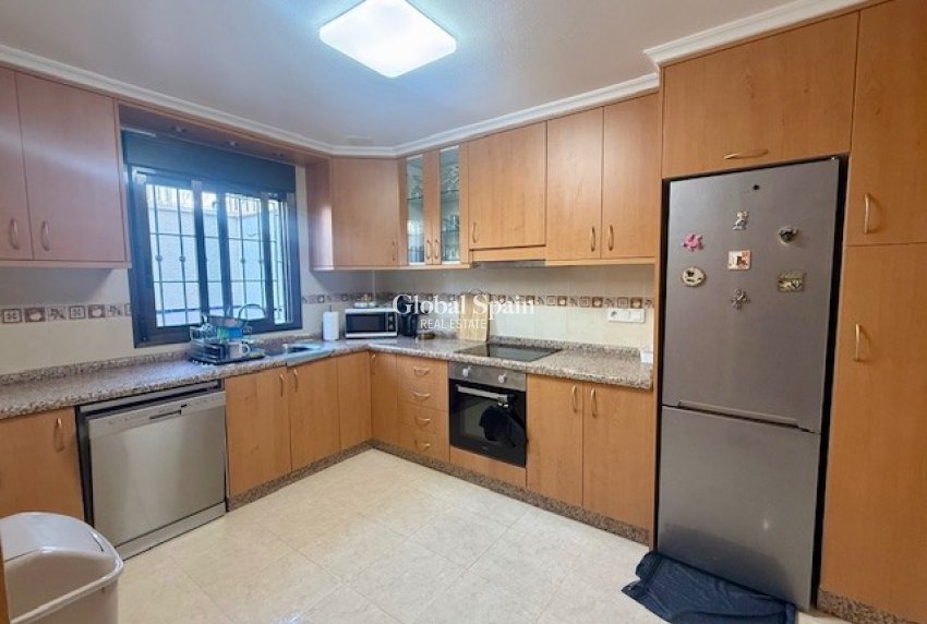 Resale - HOUSE -
SAN MIGUEL DE SALINAS - Inland