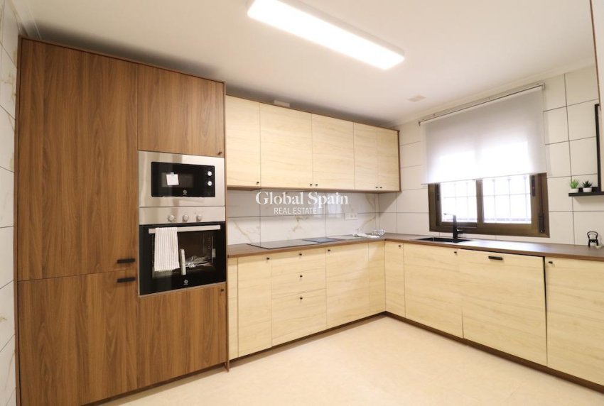 Resale - HOUSE -
SAN MIGUEL DE SALINAS - Inland