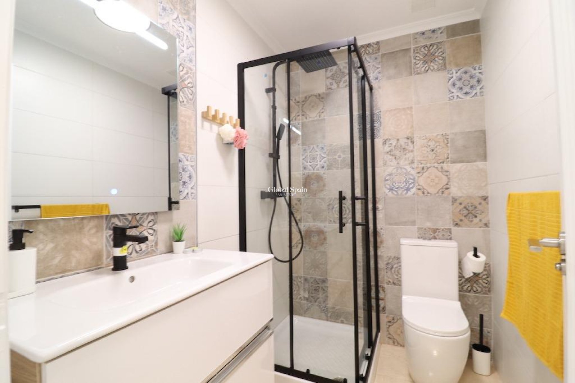 Resale - HOUSE -
SAN MIGUEL DE SALINAS - Inland