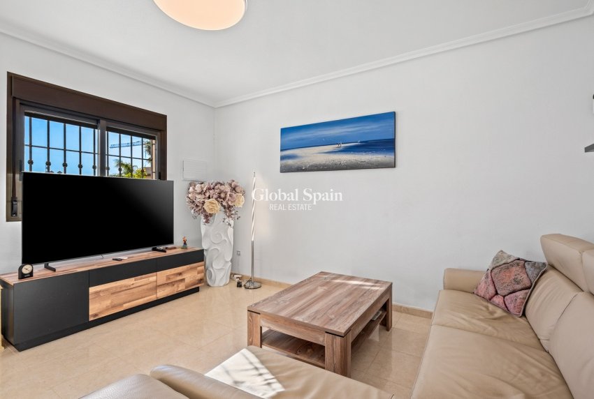 Resale - HOUSE -
SAN MIGUEL DE SALINAS - Inland