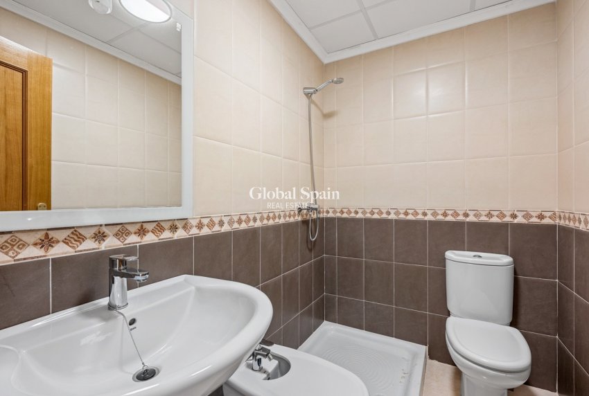 Resale - HOUSE -
SAN MIGUEL DE SALINAS - Inland