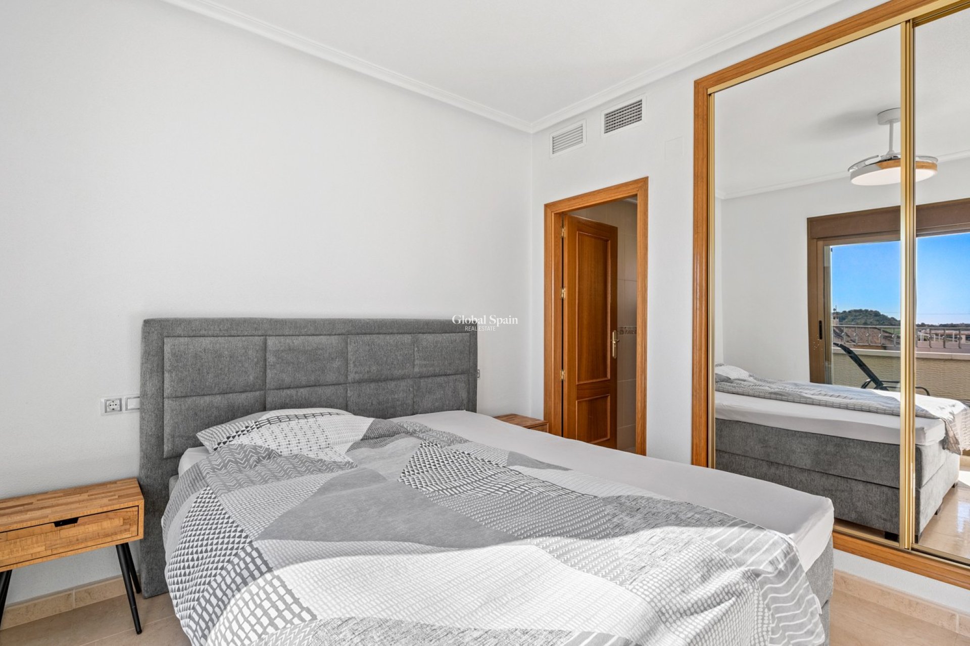 Resale - HOUSE -
SAN MIGUEL DE SALINAS - Inland