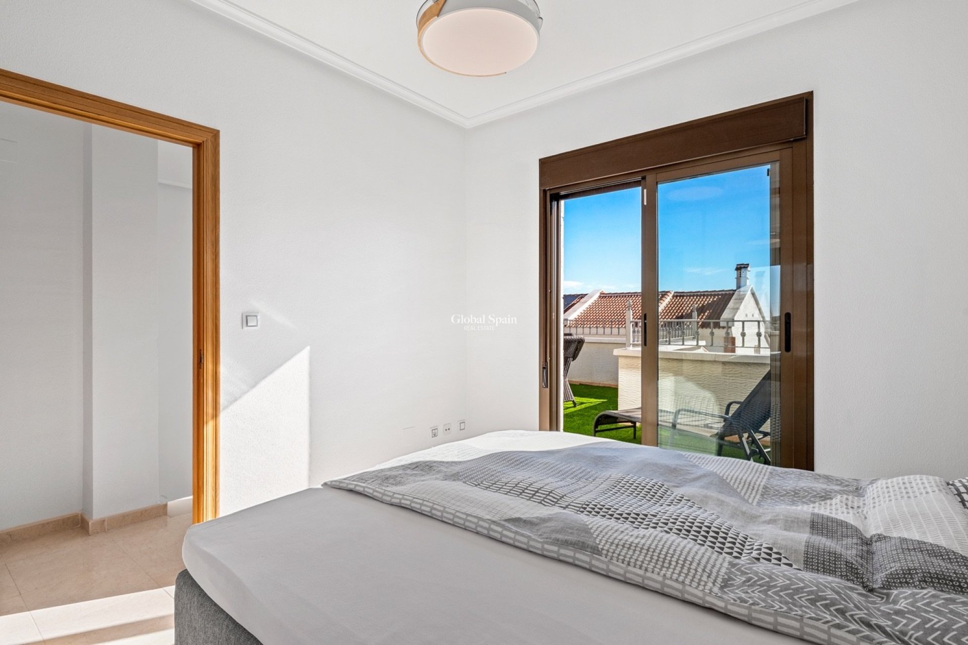 Resale - HOUSE -
SAN MIGUEL DE SALINAS - Inland