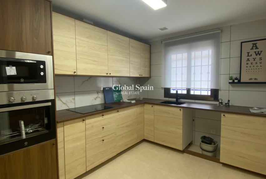 Resale - HOUSE -
SAN MIGUEL DE SALINAS - Inland