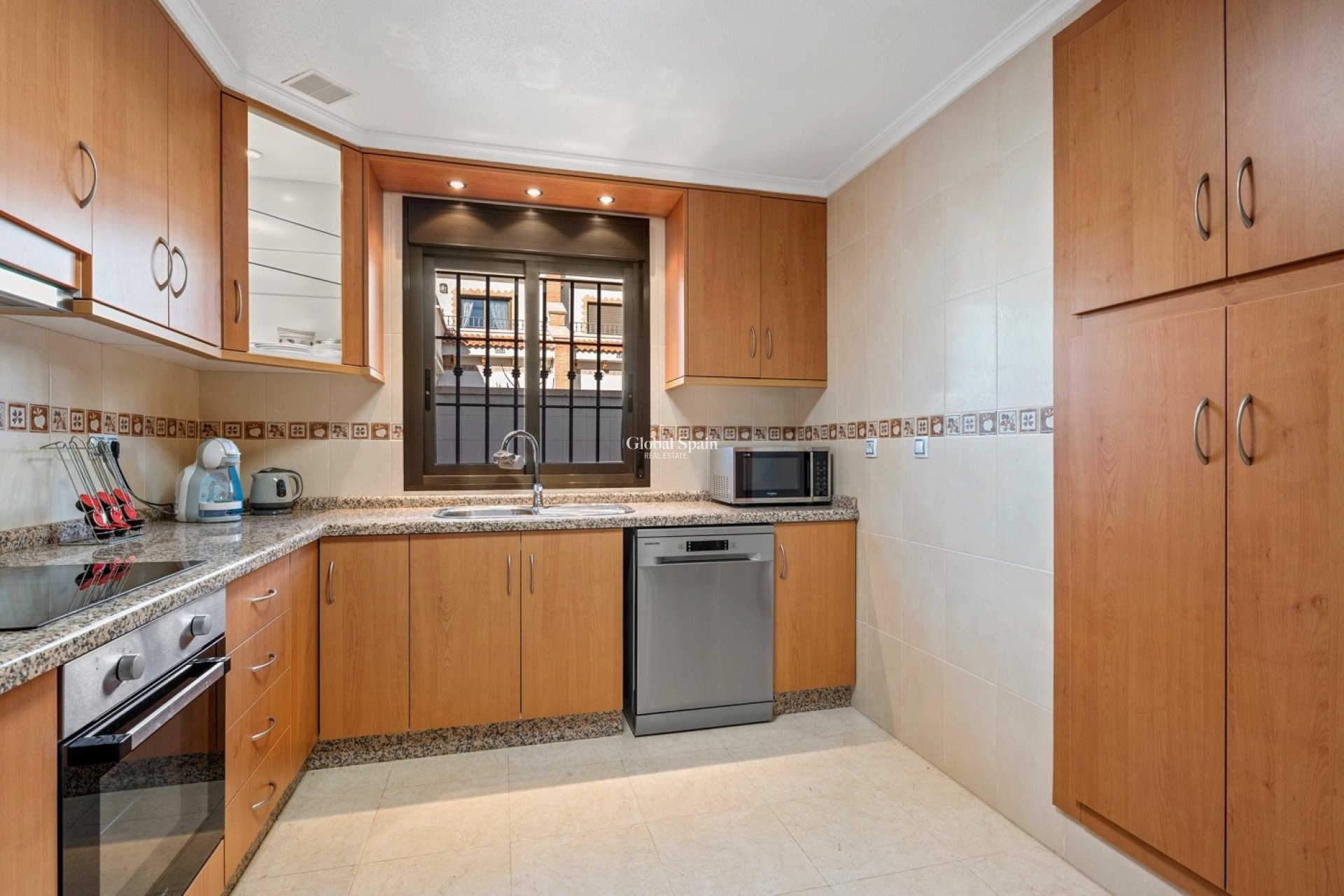 Resale - HOUSE -
SAN MIGUEL DE SALINAS - Inland