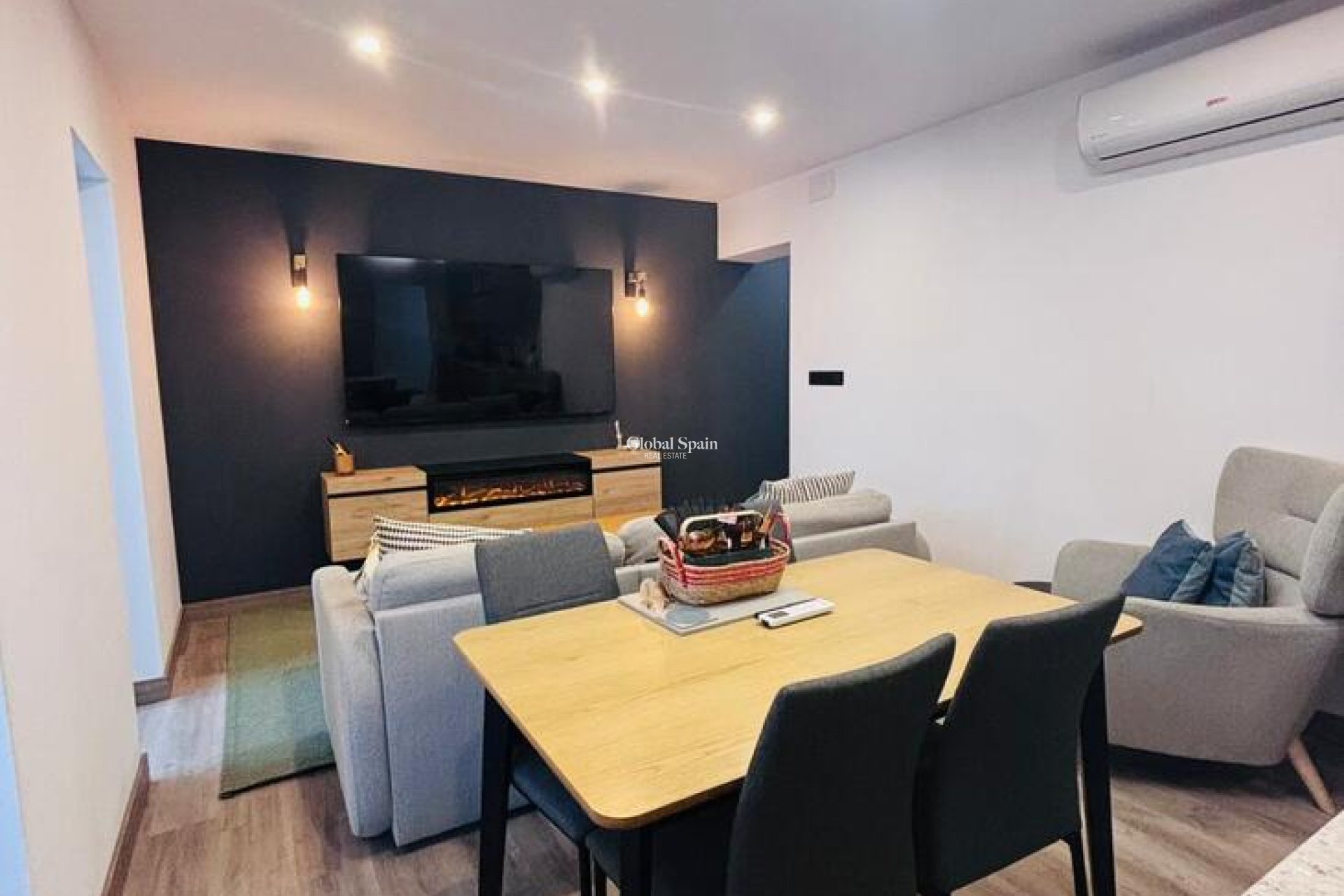 Resale - HOUSE -
SAN MIGUEL DE SALINAS - Inland